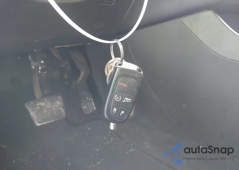 2016 Jeep Cherokee Latitude z USA, uszkodzony, nr VIN 1C4PJMCS2GW333937